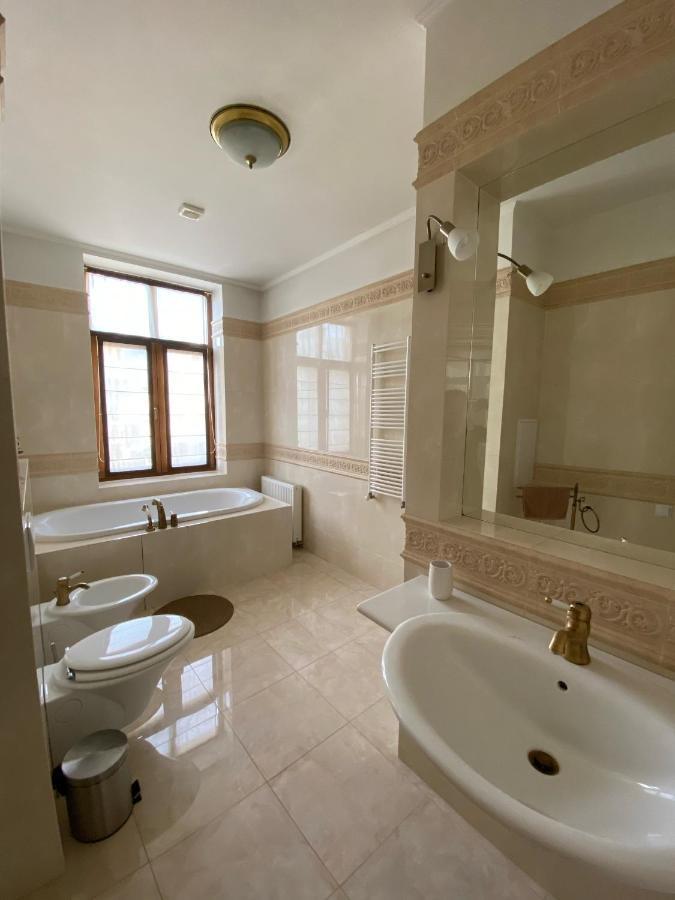 Grand Apartment 利沃夫 外观 照片